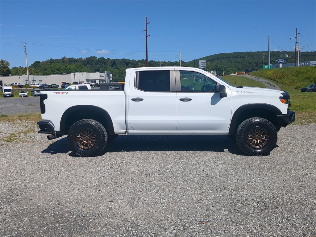 2023 Chevrolet Silverado 1500 Custom photo 2