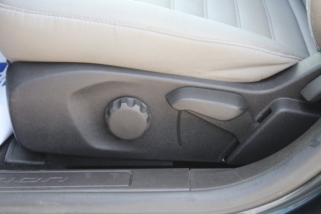 2014 Ford Fusion S photo 11