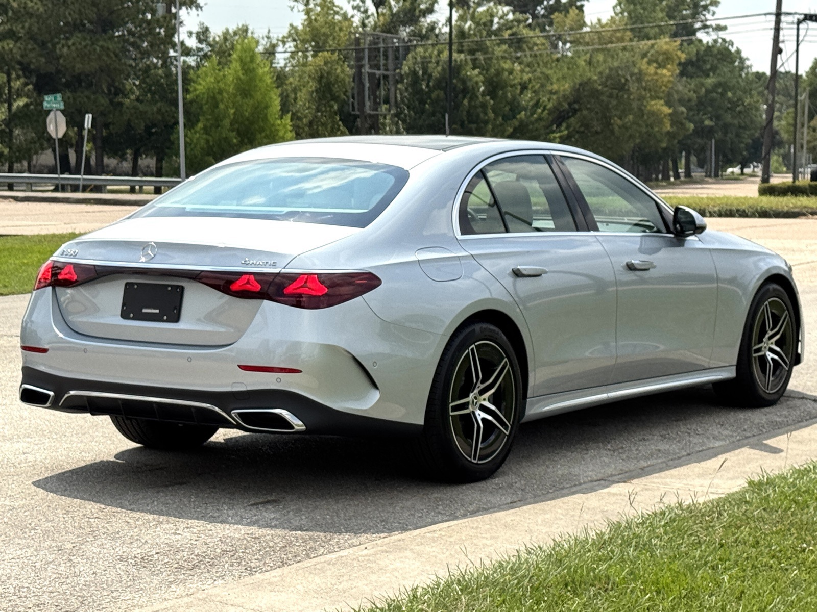 2026 Mercedes Benz E 350 4MATIC Sedan photo 3