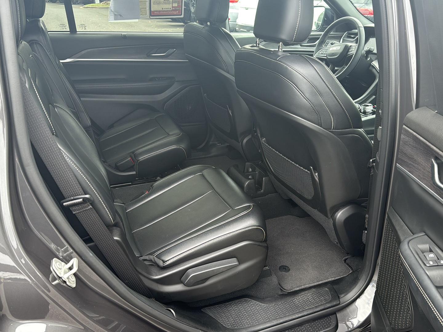 2024 Jeep Grand Cherokee Limited photo 10