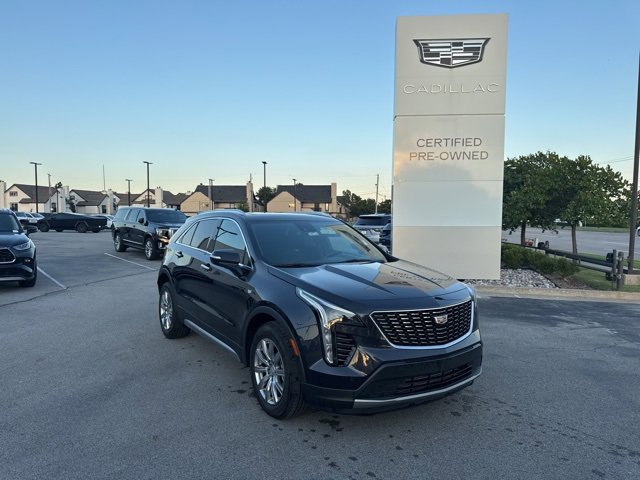 2023 Cadillac XT4 Premium Luxury photo 3