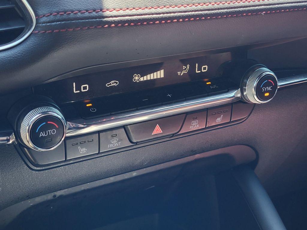 2022 Mazda Mazda3 Hatchback Carbon photo 15