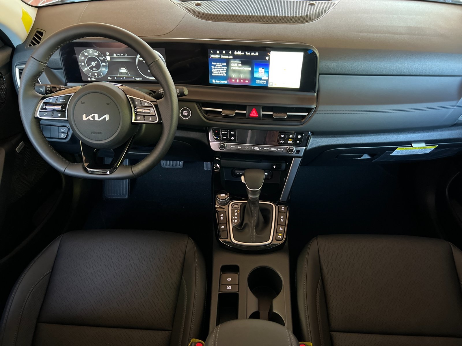 2026 Kia Seltos SX photo 13