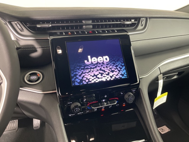 2025 Jeep Grand Cherokee Altitude X photo 13