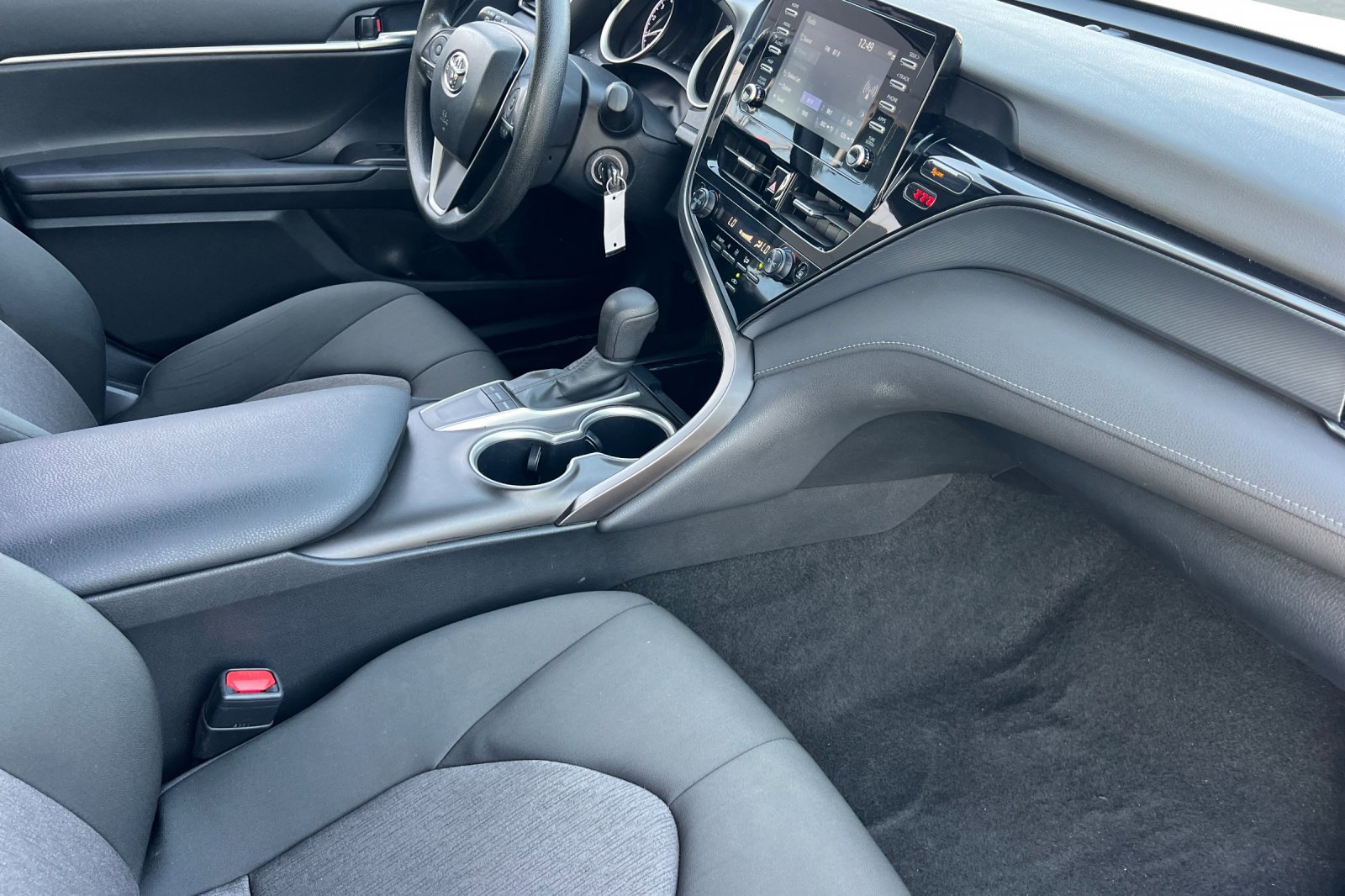 2023 Toyota Camry LE photo 13