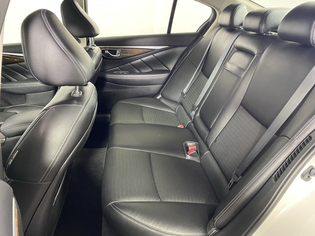 2014 Infiniti Q50 Hybrid Sport photo 24