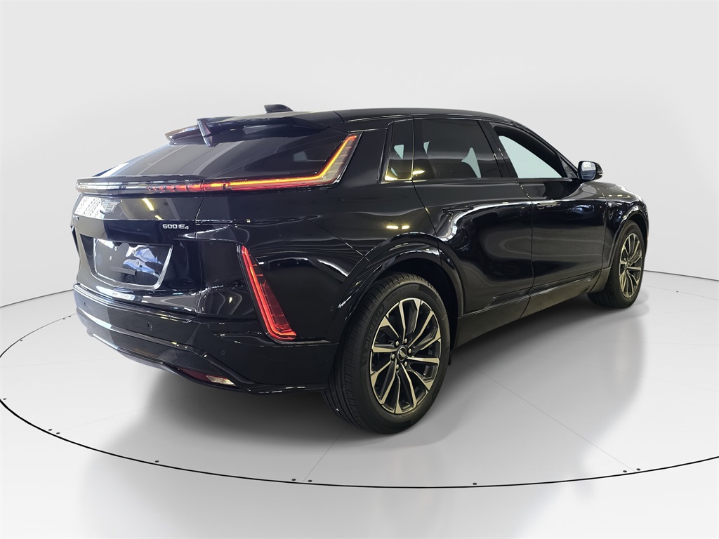 2025 Cadillac Lyriq Sport photo 3