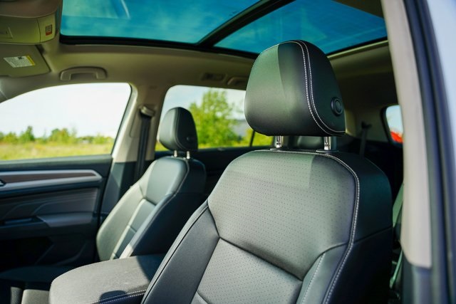 2023 Volkswagen Atlas SEL photo 7