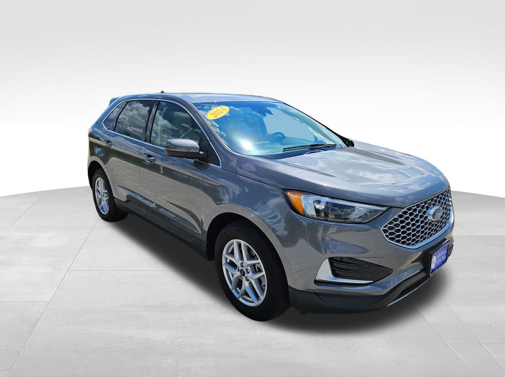 2024 Ford Edge SEL photo 3