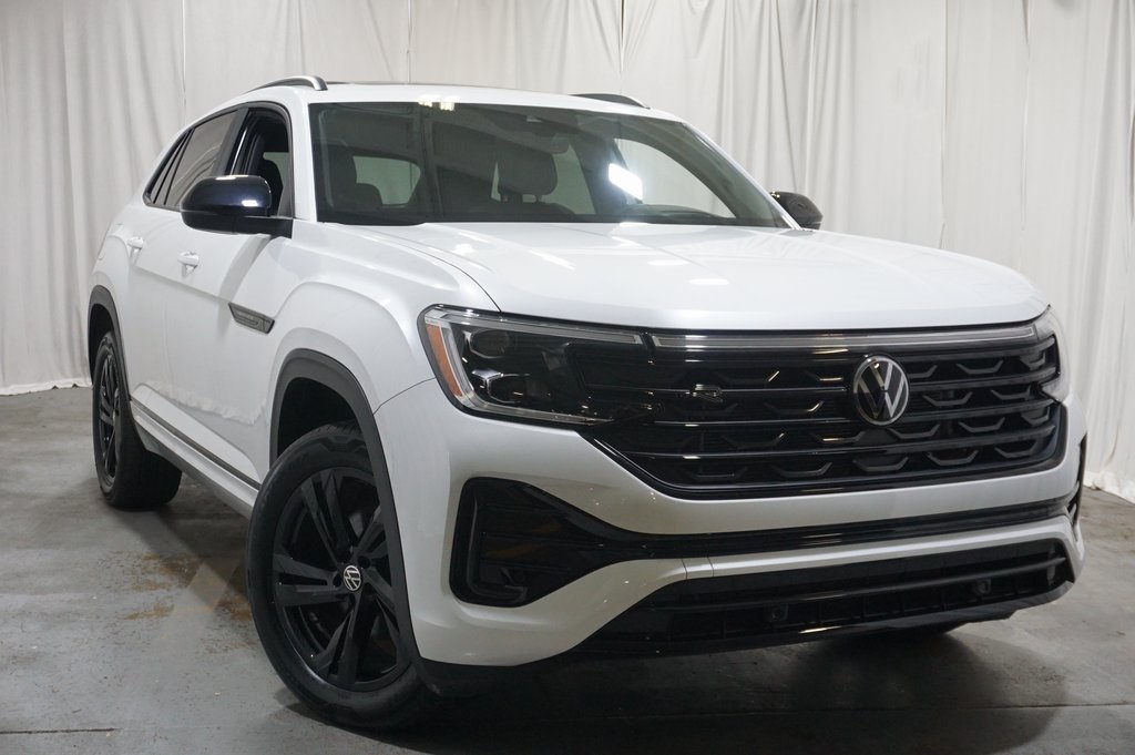 2025 Volkswagen Atlas Cross Sport SEL R-Line photo 4