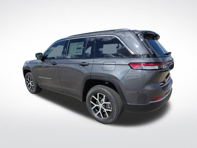 2025 Jeep Grand Cherokee Limited photo 2