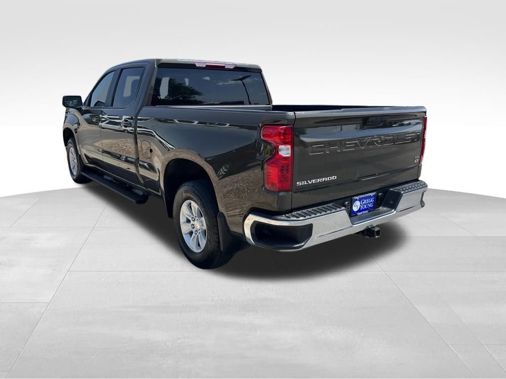 2023 Chevrolet Silverado 1500 LT photo 2