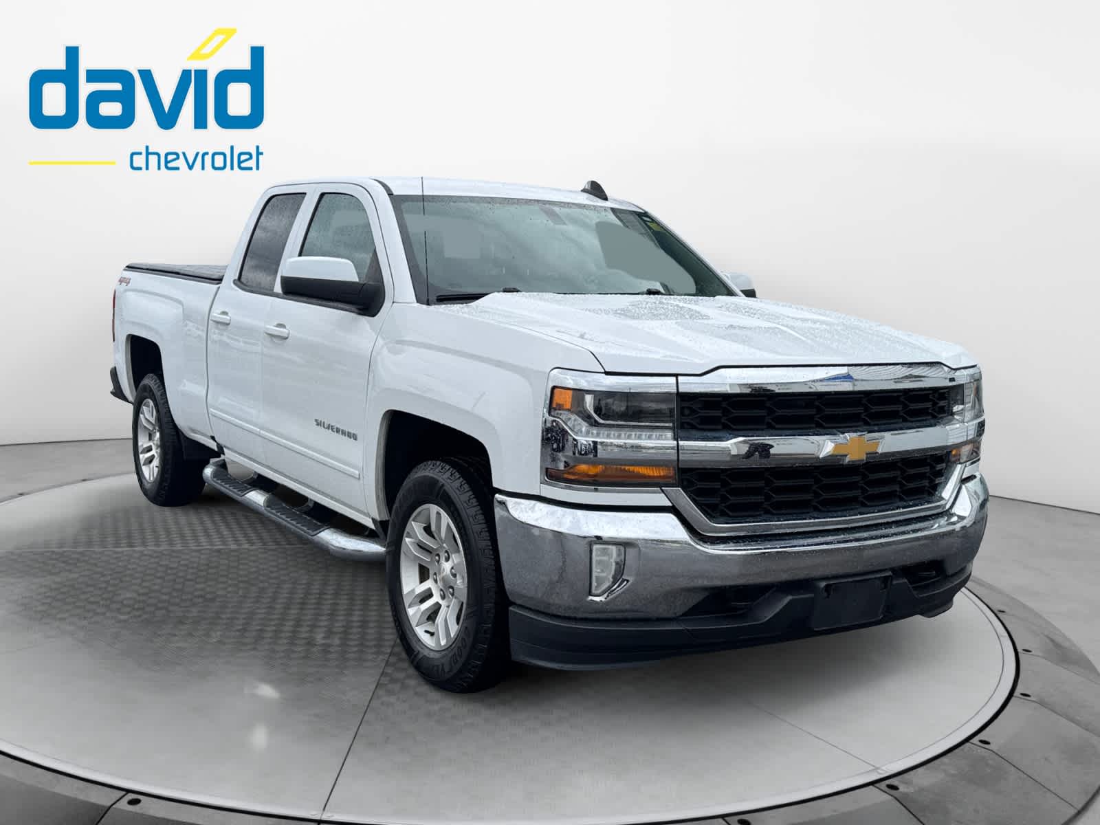 2018 Chevrolet Silverado 1500 LT photo 3