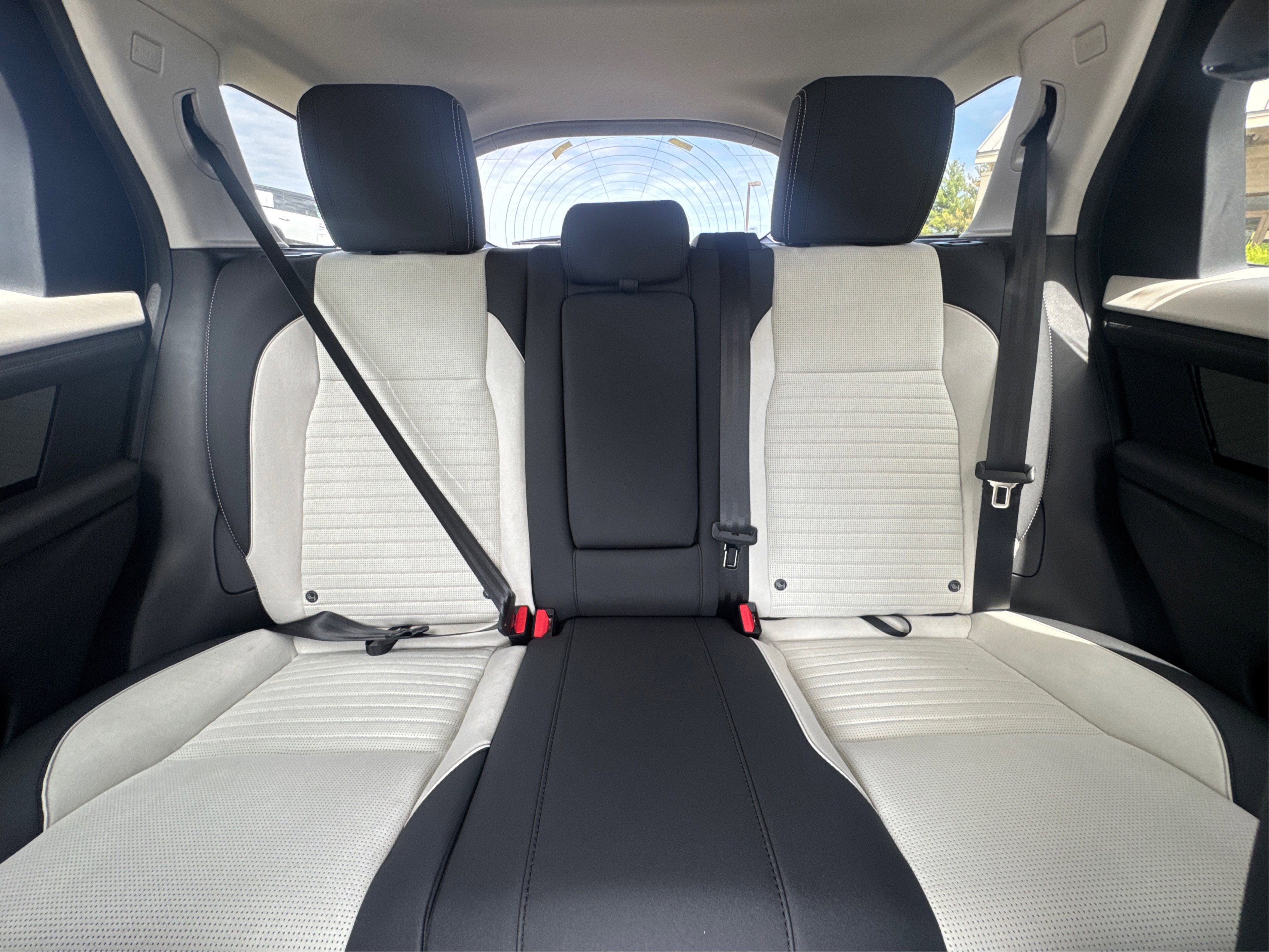 2025 Land Rover Discovery Sport S photo 13