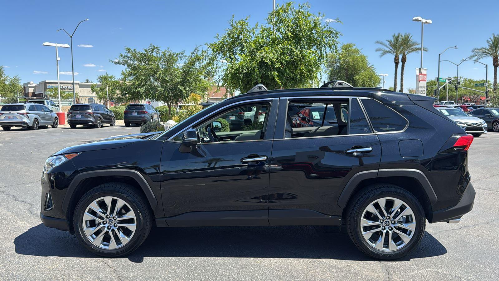 2019 Toyota RAV4 Limited photo 3