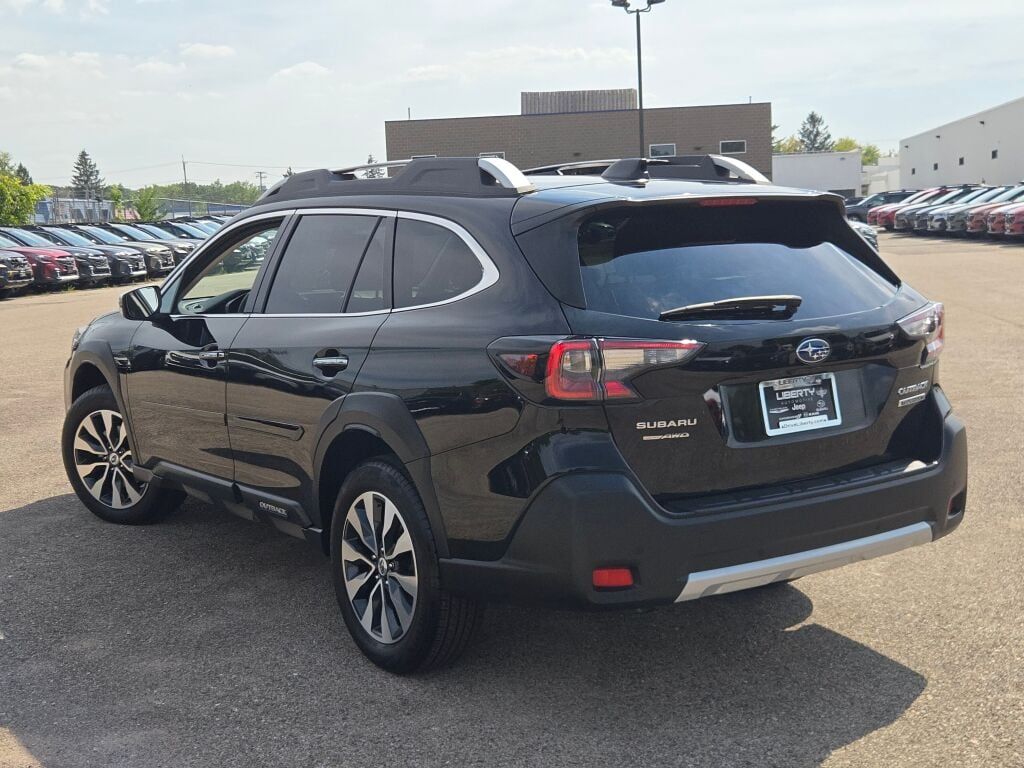 2023 Subaru Outback Touring XT photo 10
