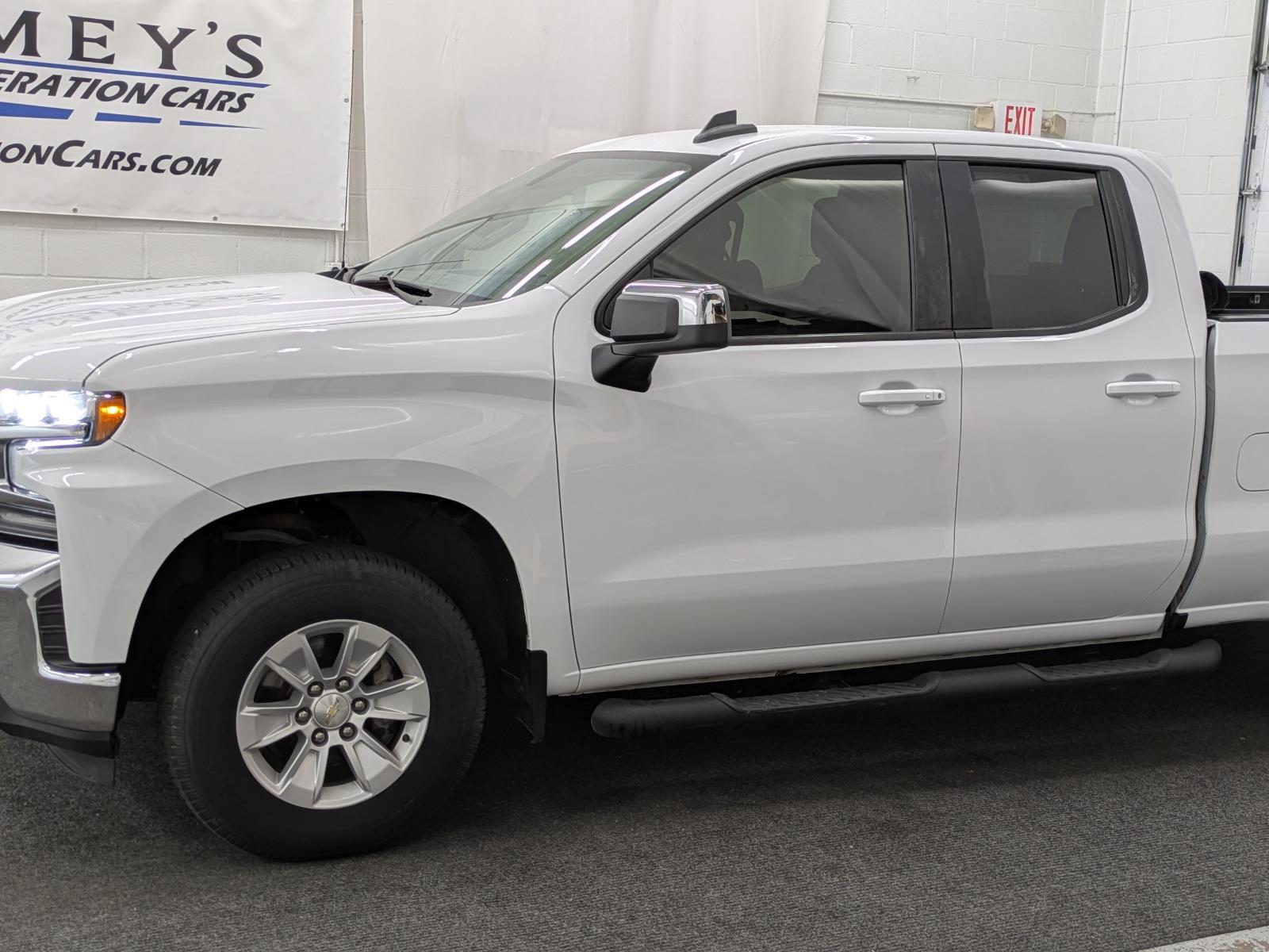 2021 Chevrolet Silverado 1500 photo 2