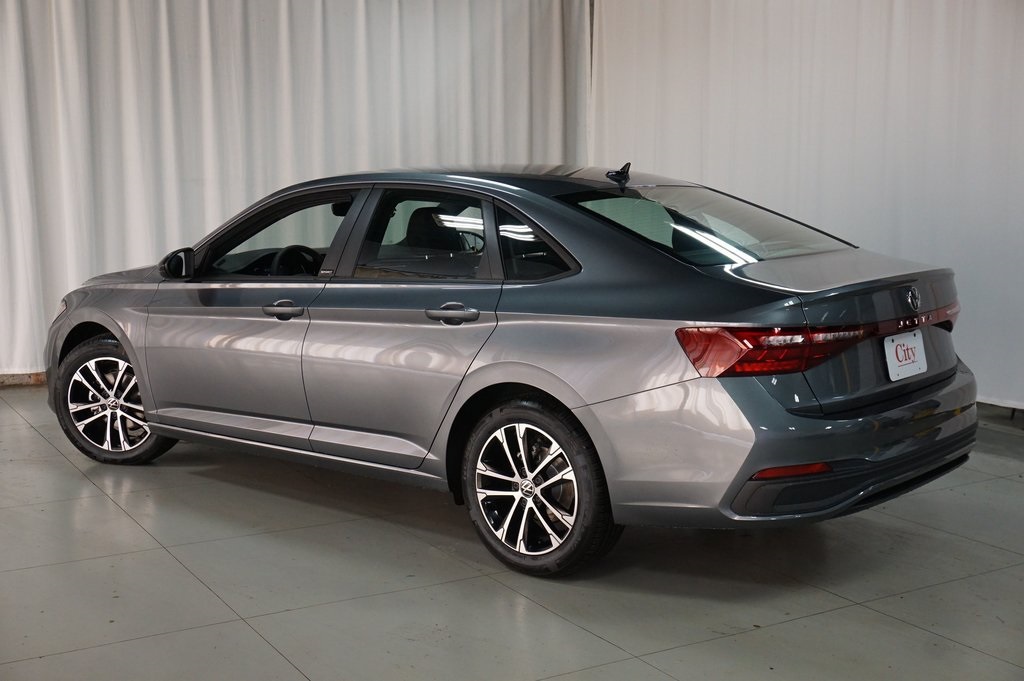 2025 Volkswagen Jetta 1.5T Sport photo 9