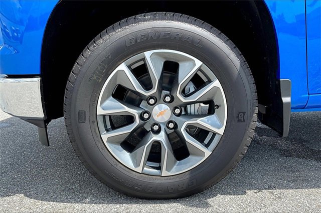 2025 Chevrolet Silverado 1500 LT photo 7