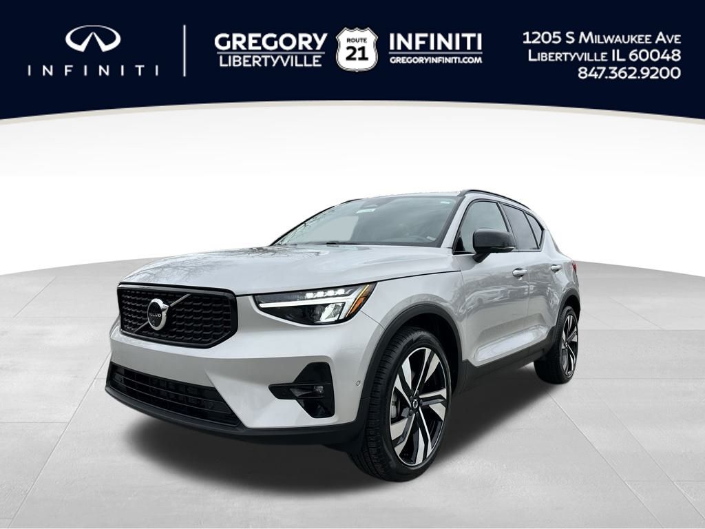 2025 Volvo XC40 Plus's photo