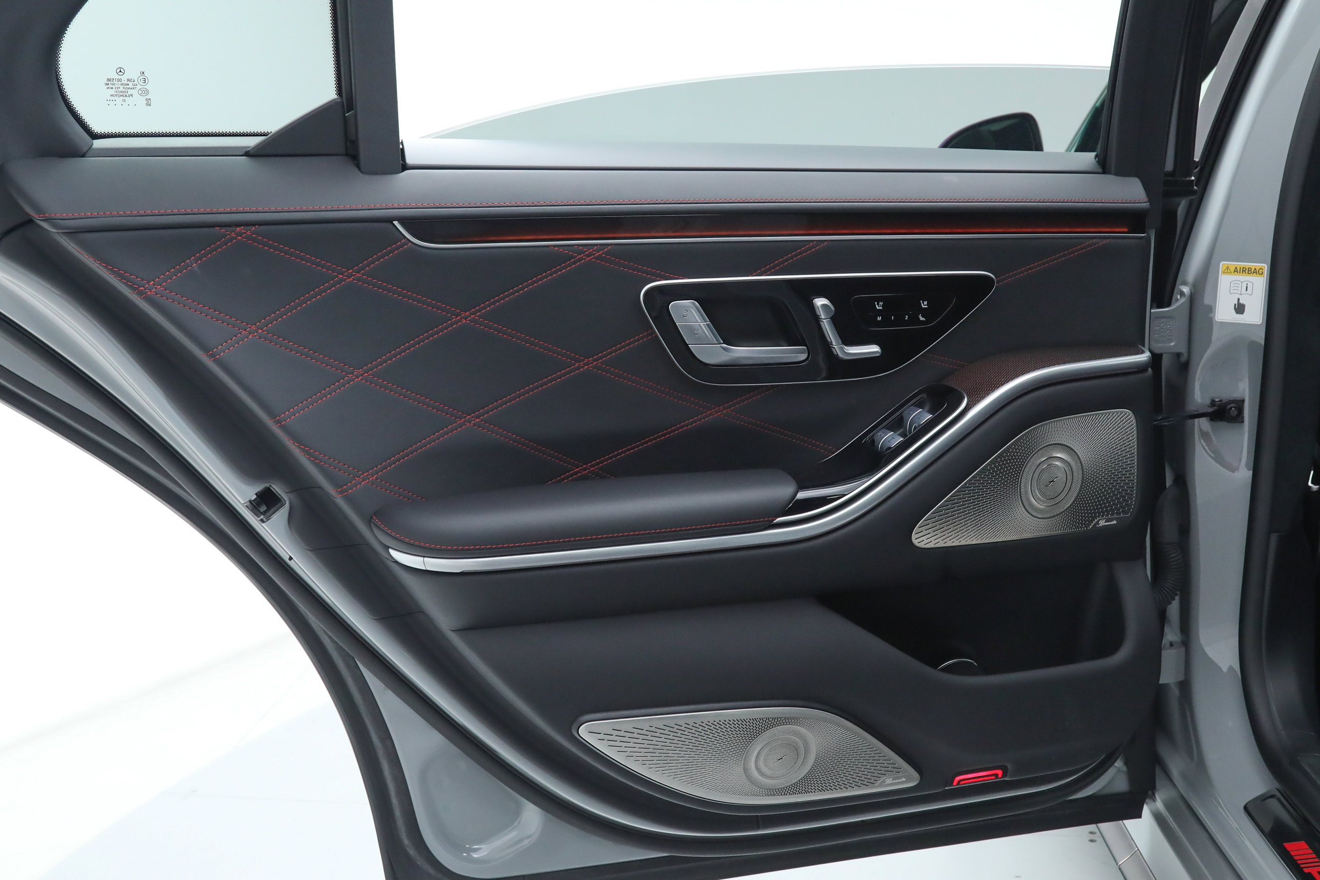 2024 Mercedes Benz S AMG 63 E PERFORMANCE photo 30