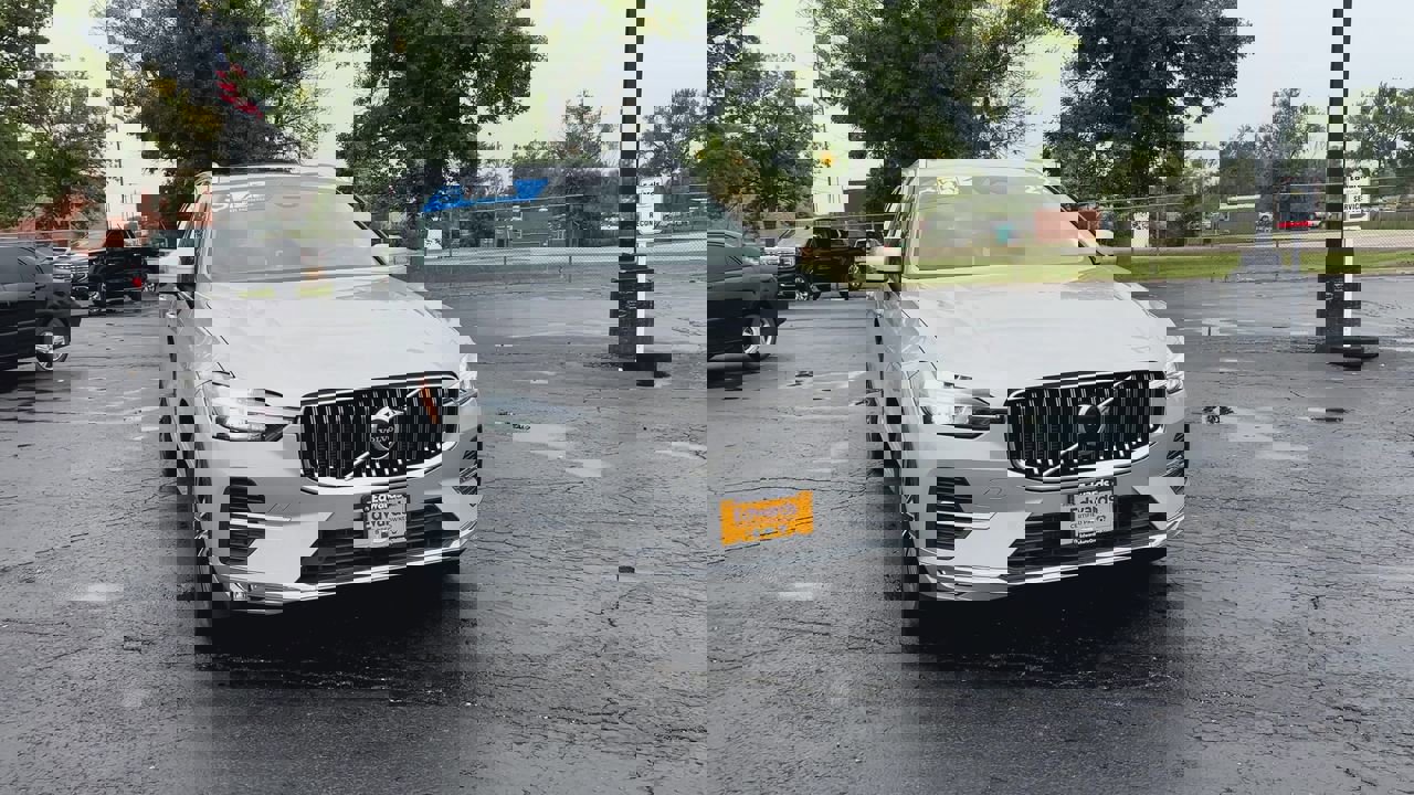 2022 Volvo XC60 B5 Inscription photo 3