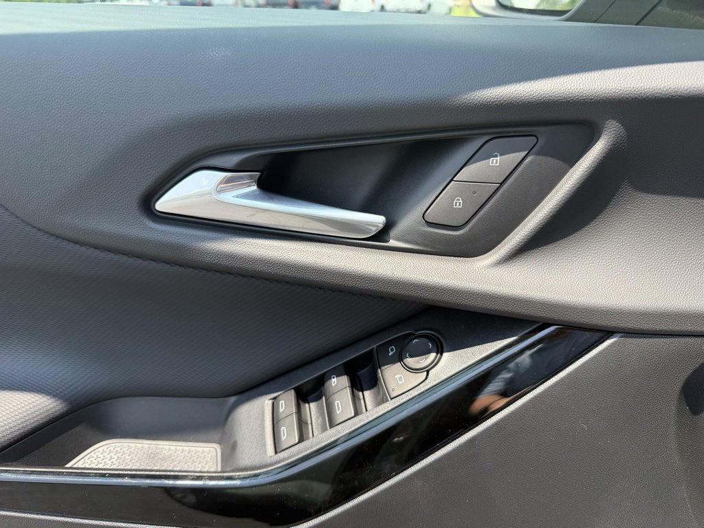 2026 Chevrolet Equinox LT photo 6