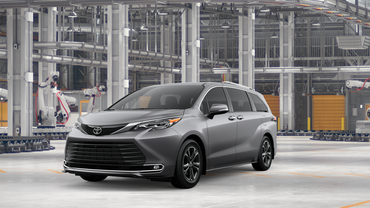 2026 Toyota Sienna Platinum's photo