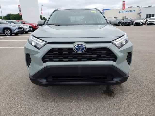 2022 Toyota RAV4 Hybrid XLE photo 2