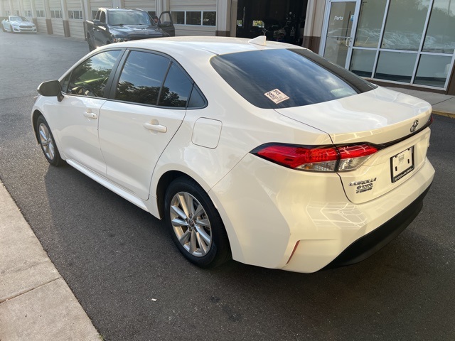 2023 Toyota Corolla LE photo 3