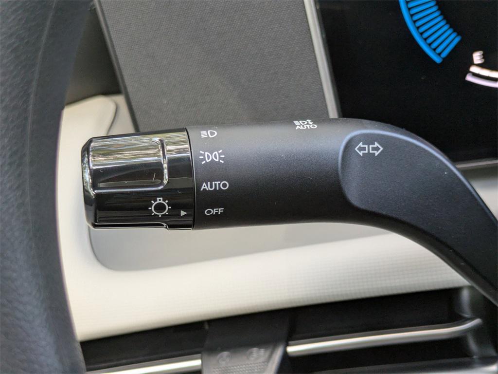 2025 Hyundai Tucson SE photo 22