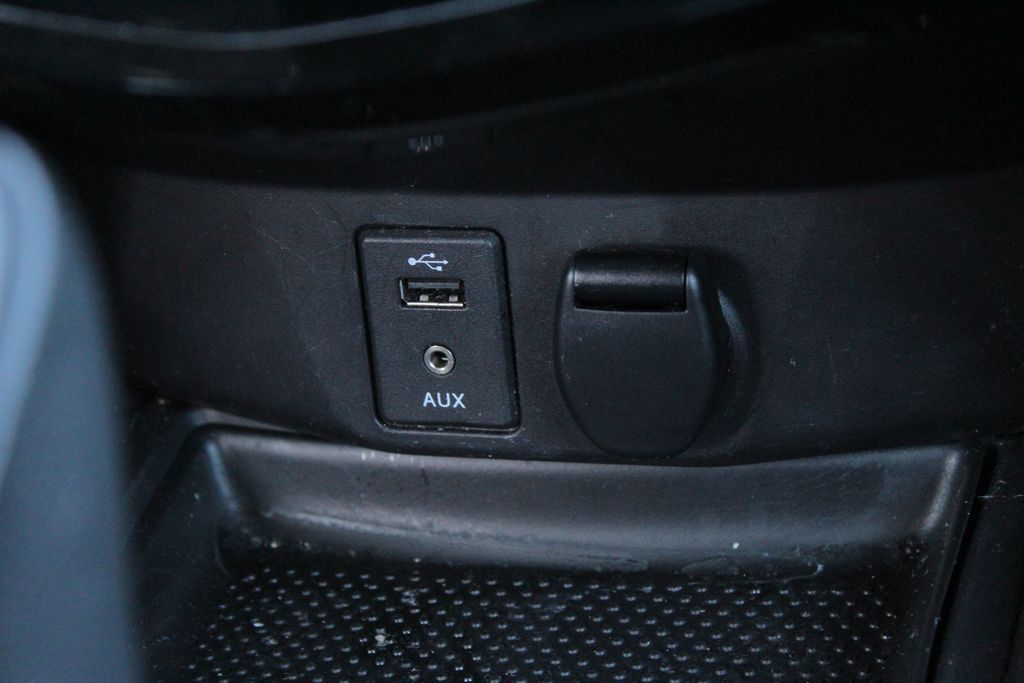 2016 Nissan Rogue S photo 18