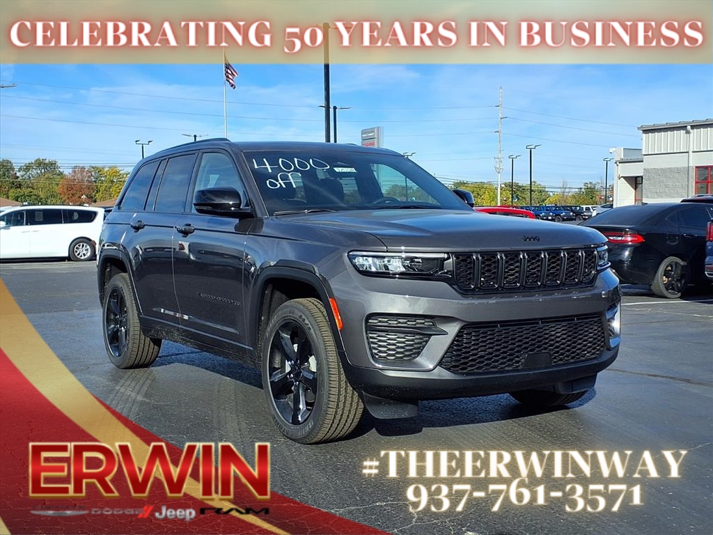 2025 Jeep Grand Cherokee Altitude's photo