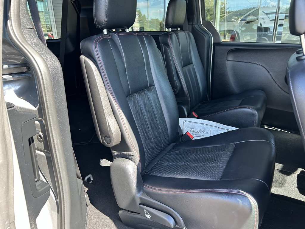2016 Dodge Grand Caravan R/T photo 29