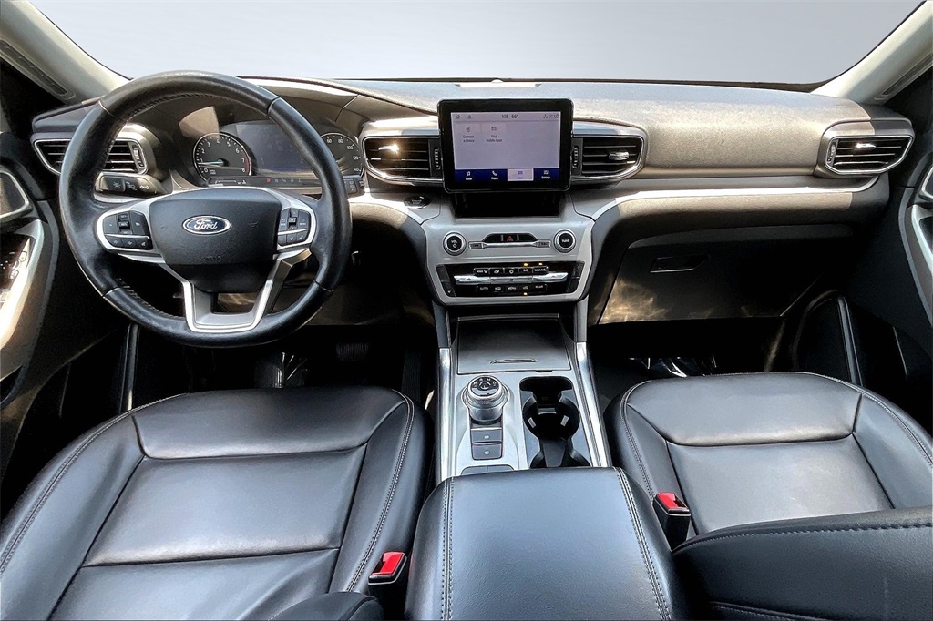 2023 Ford Explorer XLT photo 16