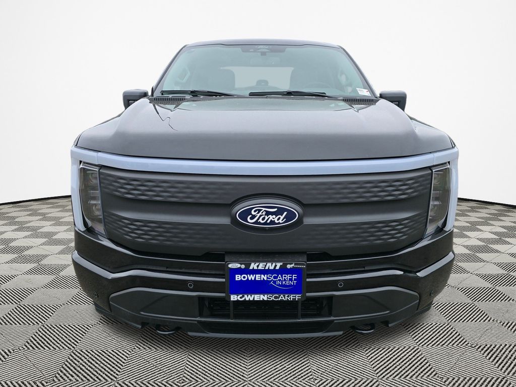 2025 Ford F-150 Lightning photo 2