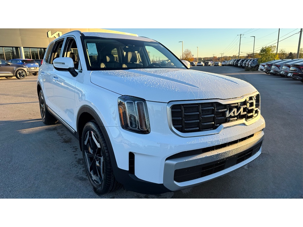 2025 Kia Telluride S's photo