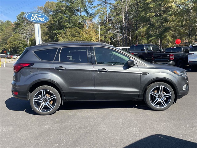 2019 Ford Escape SEL photo 3