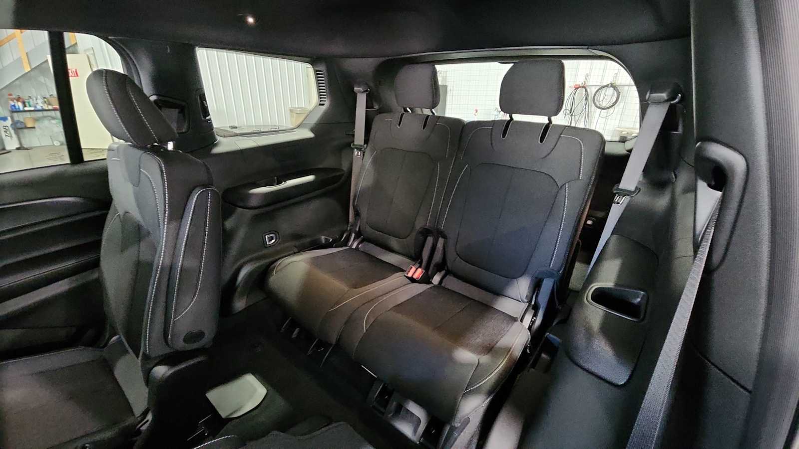 2025 Jeep Grand Cherokee Laredo X photo 24