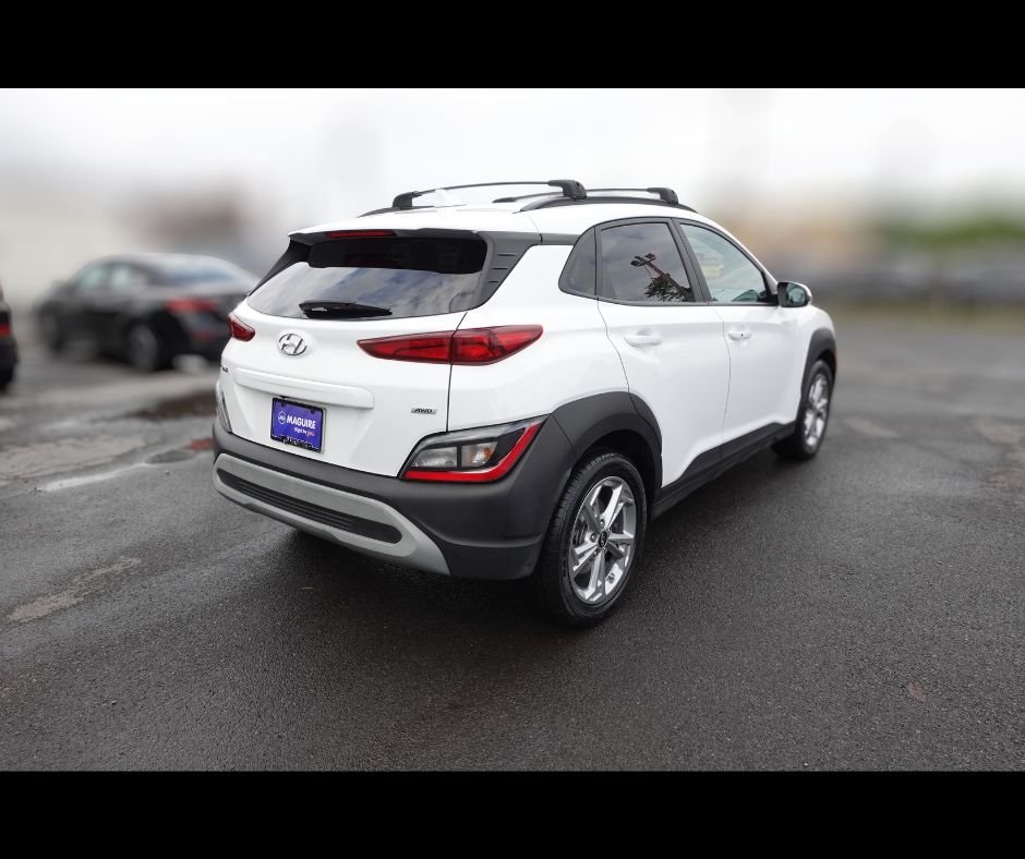 2023 Hyundai Kona SEL photo 2