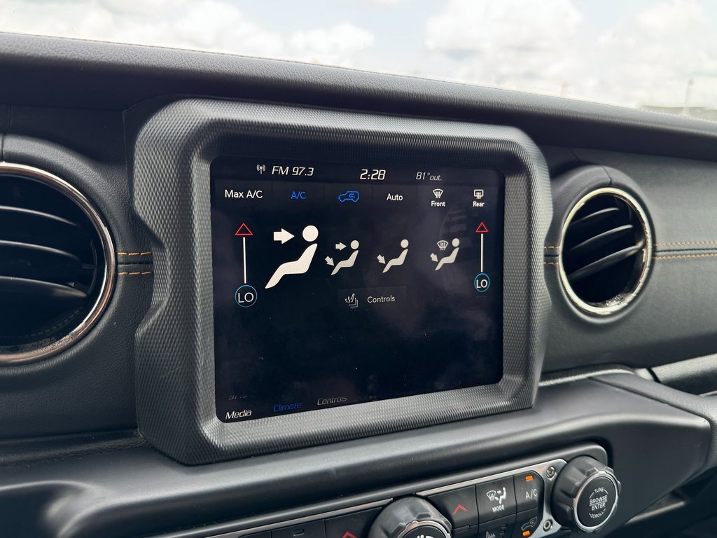2021 Jeep Wrangler Unlimited Sahara High Altitude photo 23