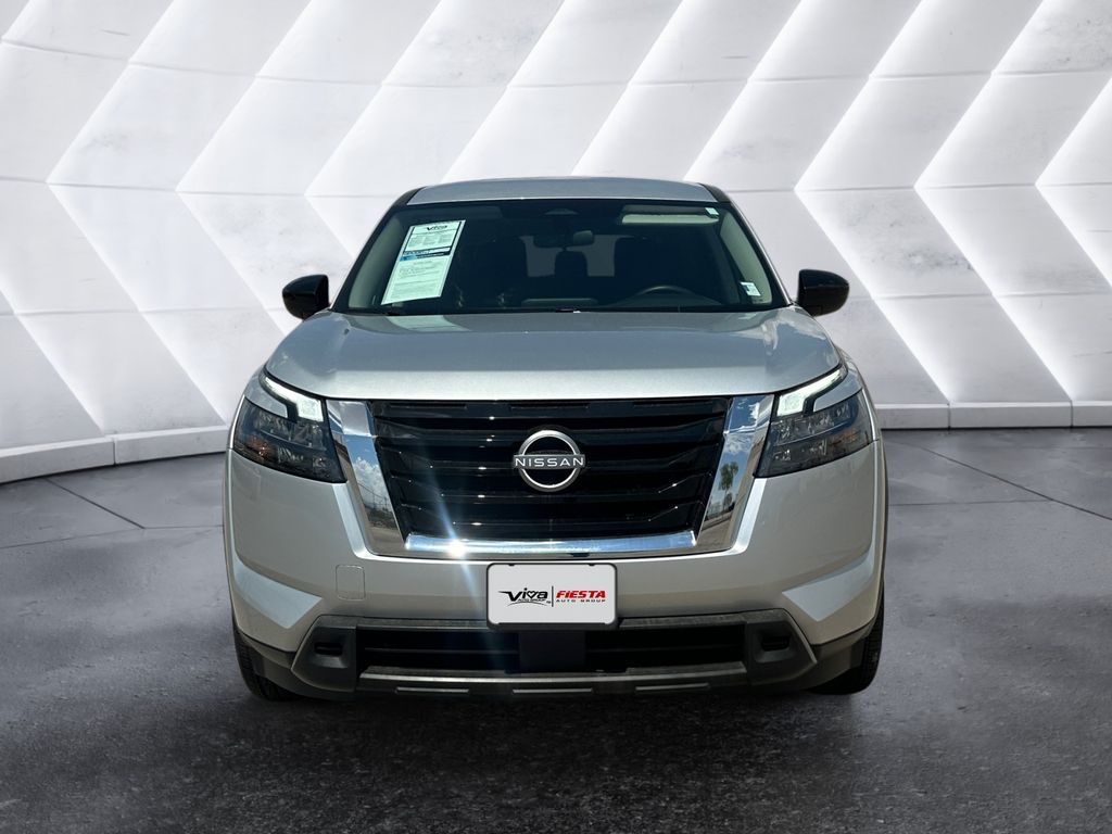 2025 Nissan Pathfinder S photo 2