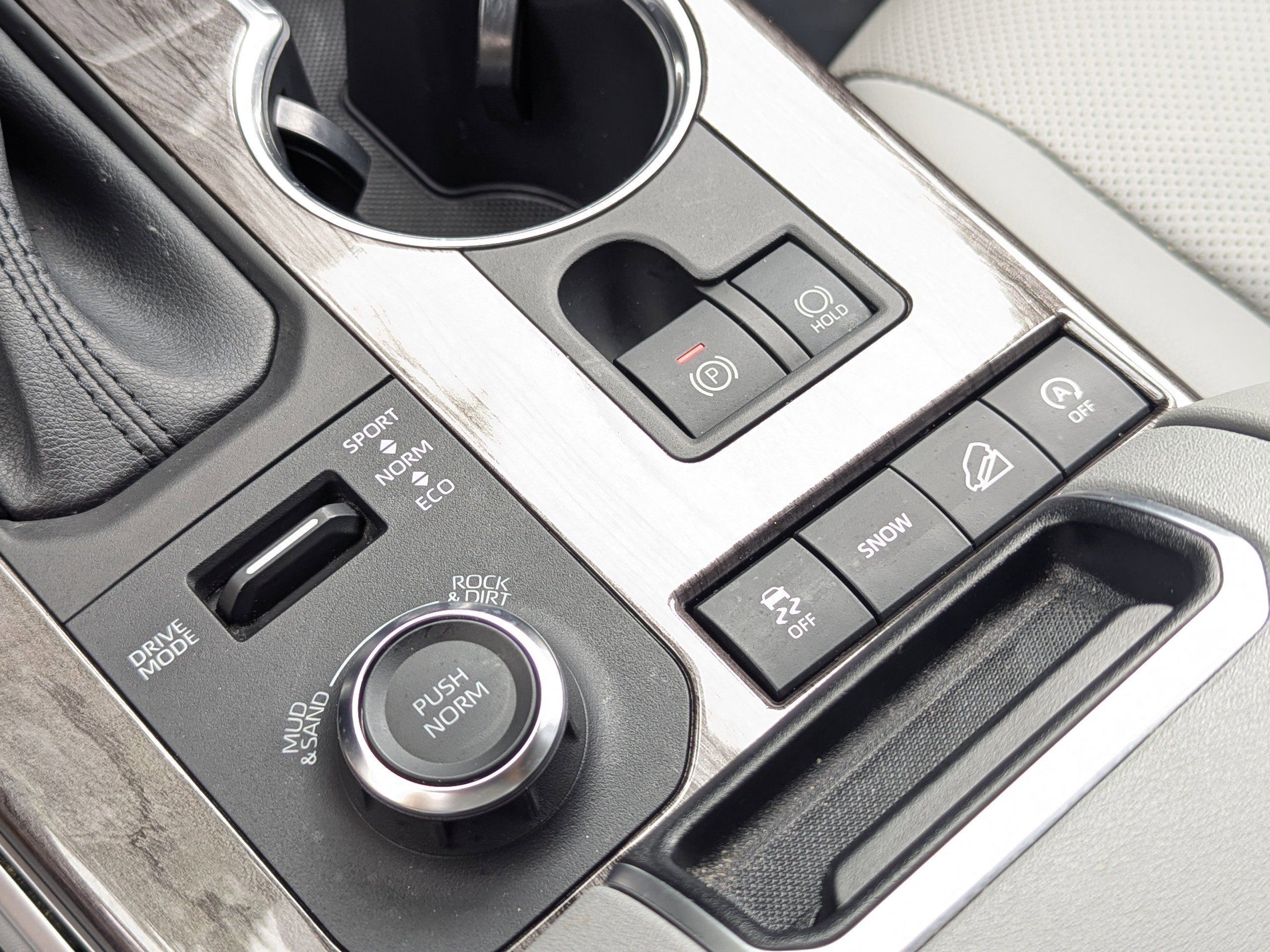 2020 Toyota Highlander Limited photo 30