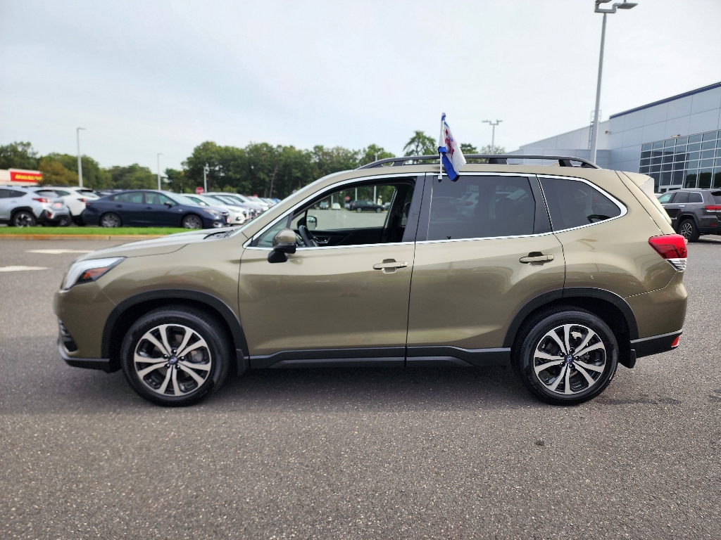 2022 Subaru Forester Limited photo 14
