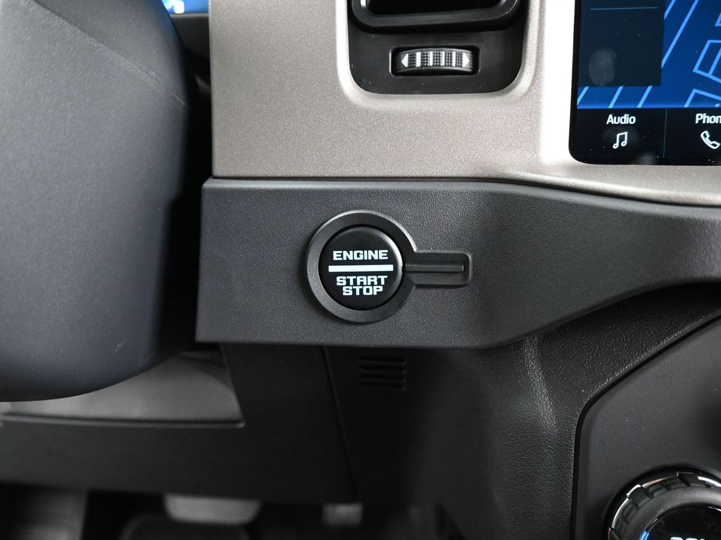 2025 Ford Bronco Outer Banks photo 14