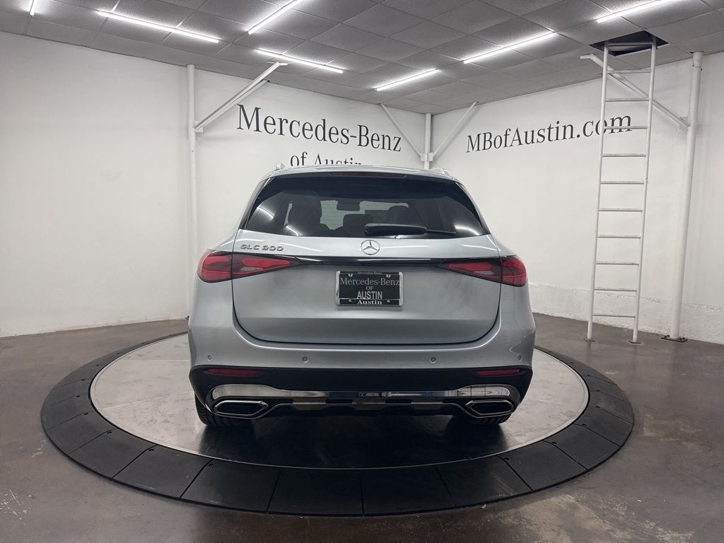 2026 Mercedes Benz GLC 300 photo 2
