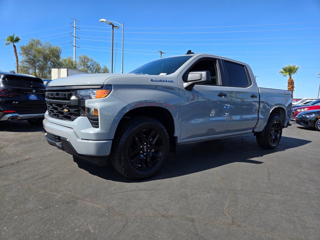 2025 Chevrolet Silverado 1500 Custom photo 2