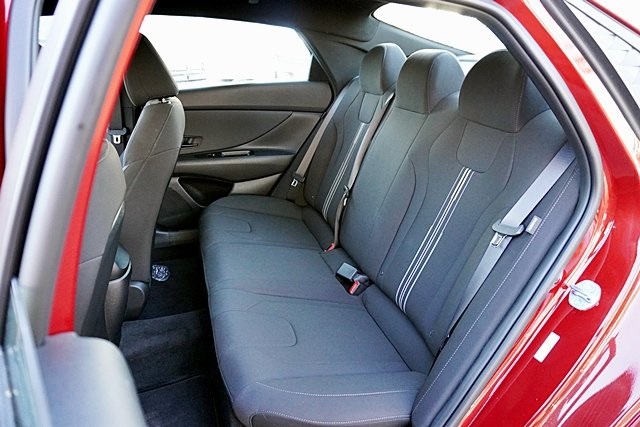 Used 2025 Red Hyundai SEL Sport image 14