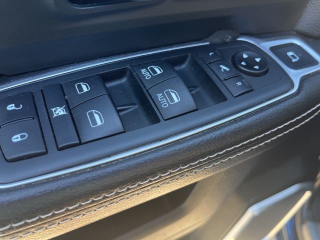 2020 Ram 2500 Laramie photo 12