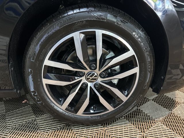 2025 Volkswagen Jetta 1.5T SE photo 9